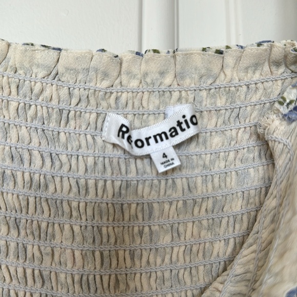 Reformation Elle Smocked Dress Blue Floral Size 4 - Picture 3 of 3